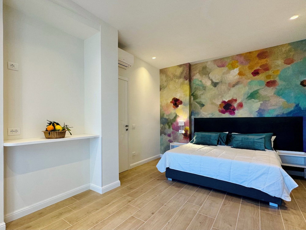 Yourhome - Il Pino Rooms & Apartment