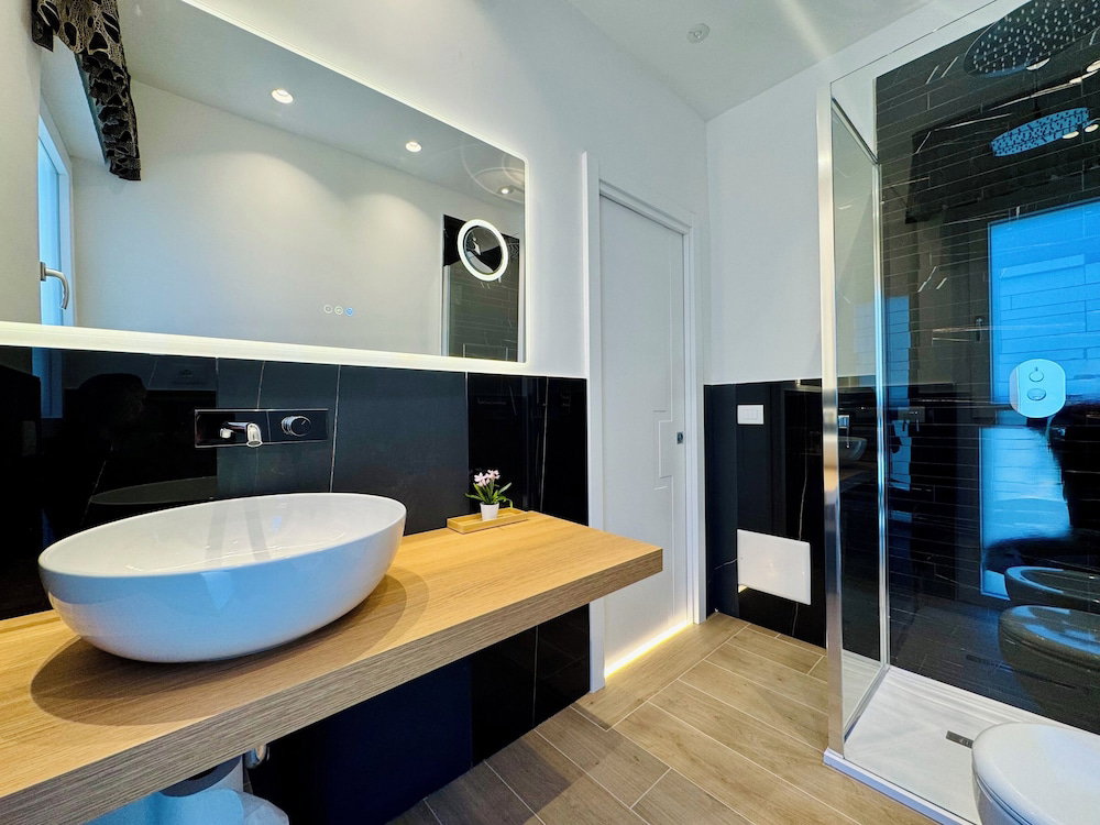 Yourhome - Il Pino Rooms & Apartment