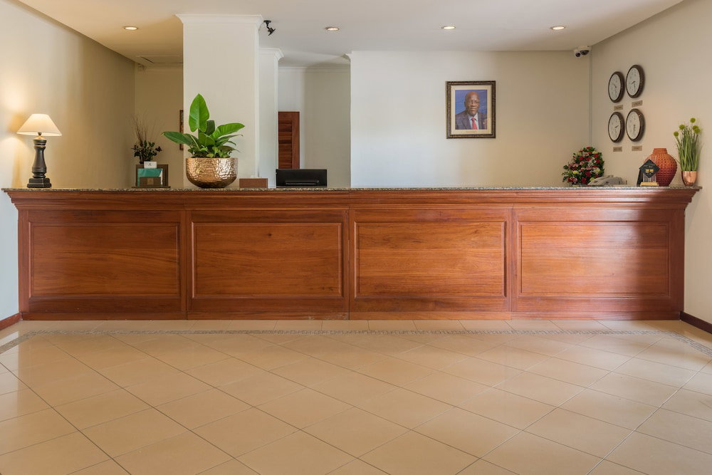 Sea Cliff Court Apartments