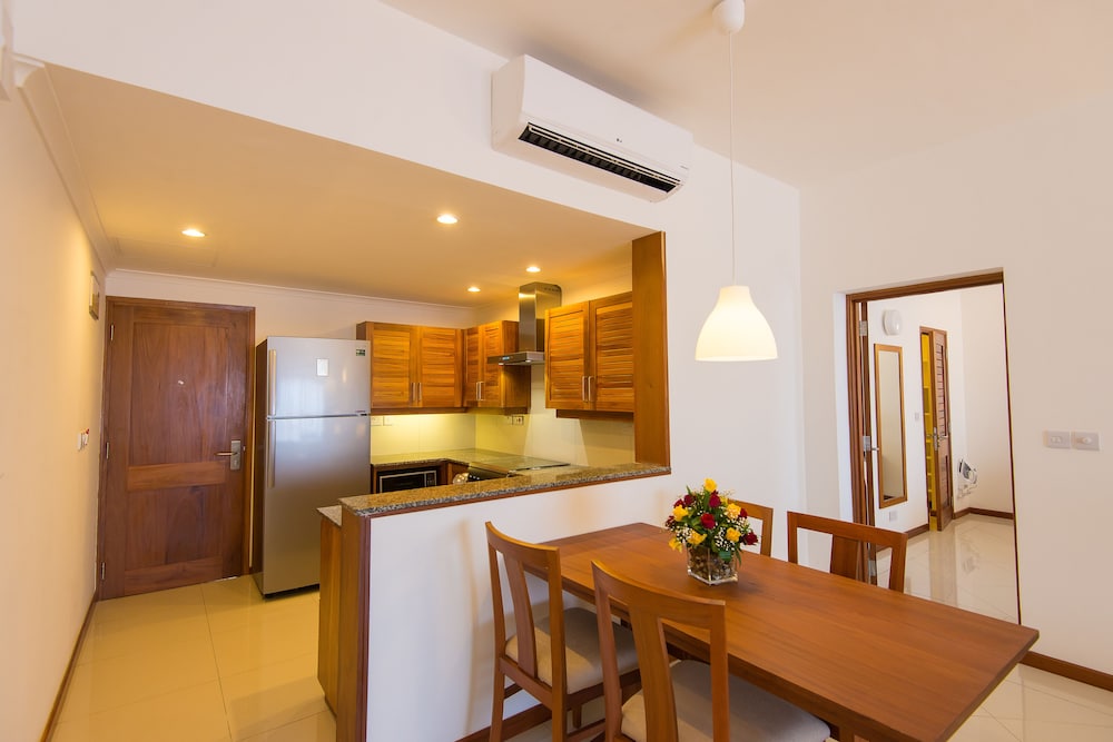 Sea Cliff Court Apartments