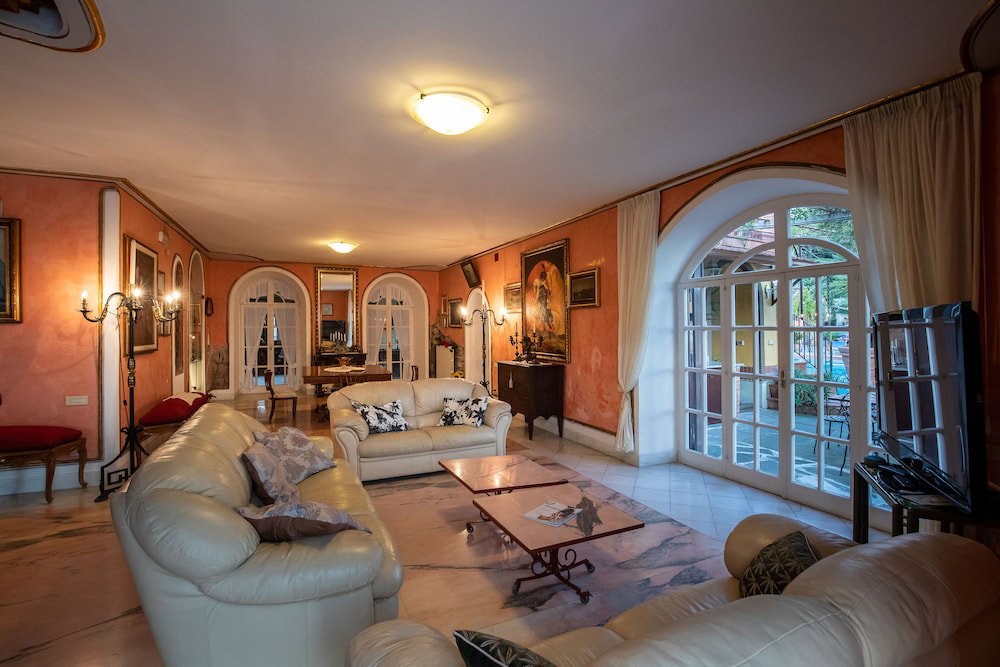 Villa Amalia Resort