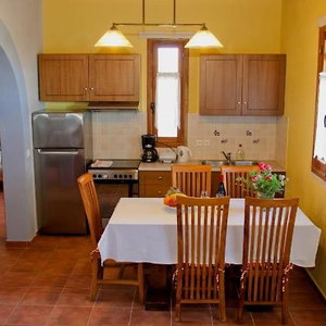 Hotel Petroto Villas cazare Kiotari