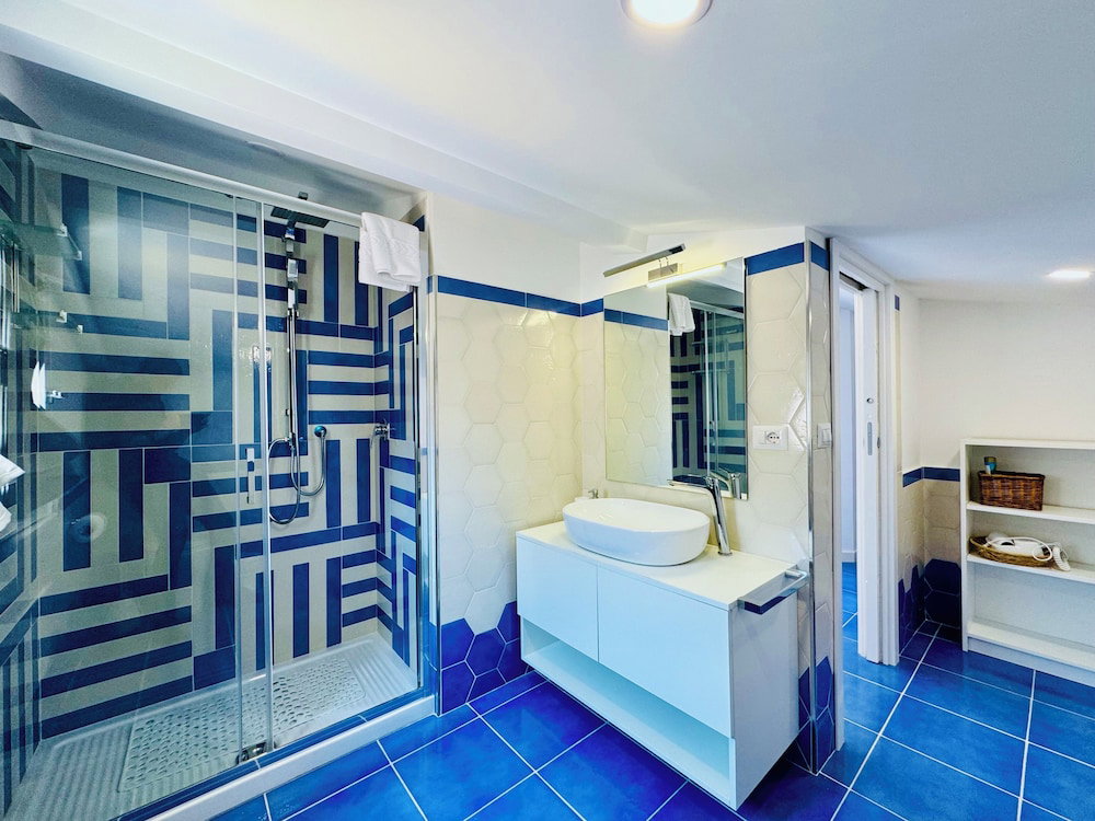 Yourhome - La Famiglia Apartment