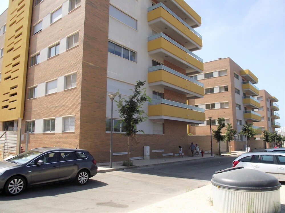 T1 Varandas Forte Piscina Ar Cond Garagem