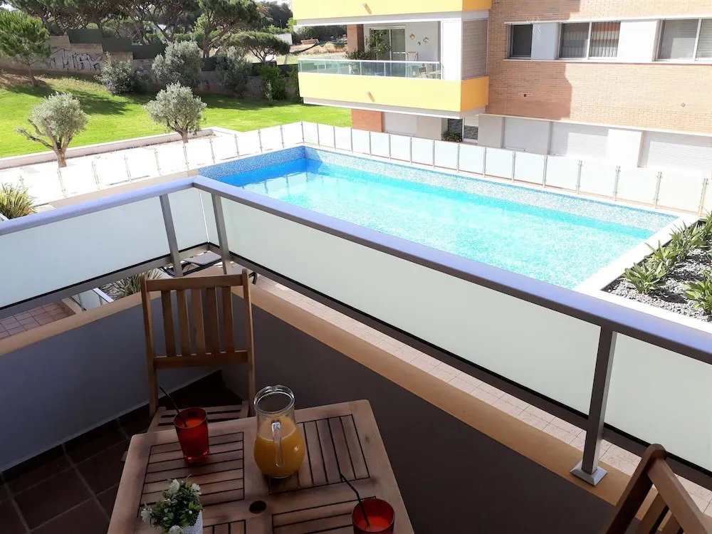 T1 Varandas Forte Piscina Ar Cond Garagem