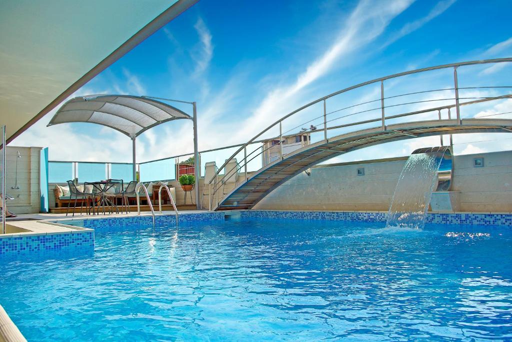 Principal Leisure