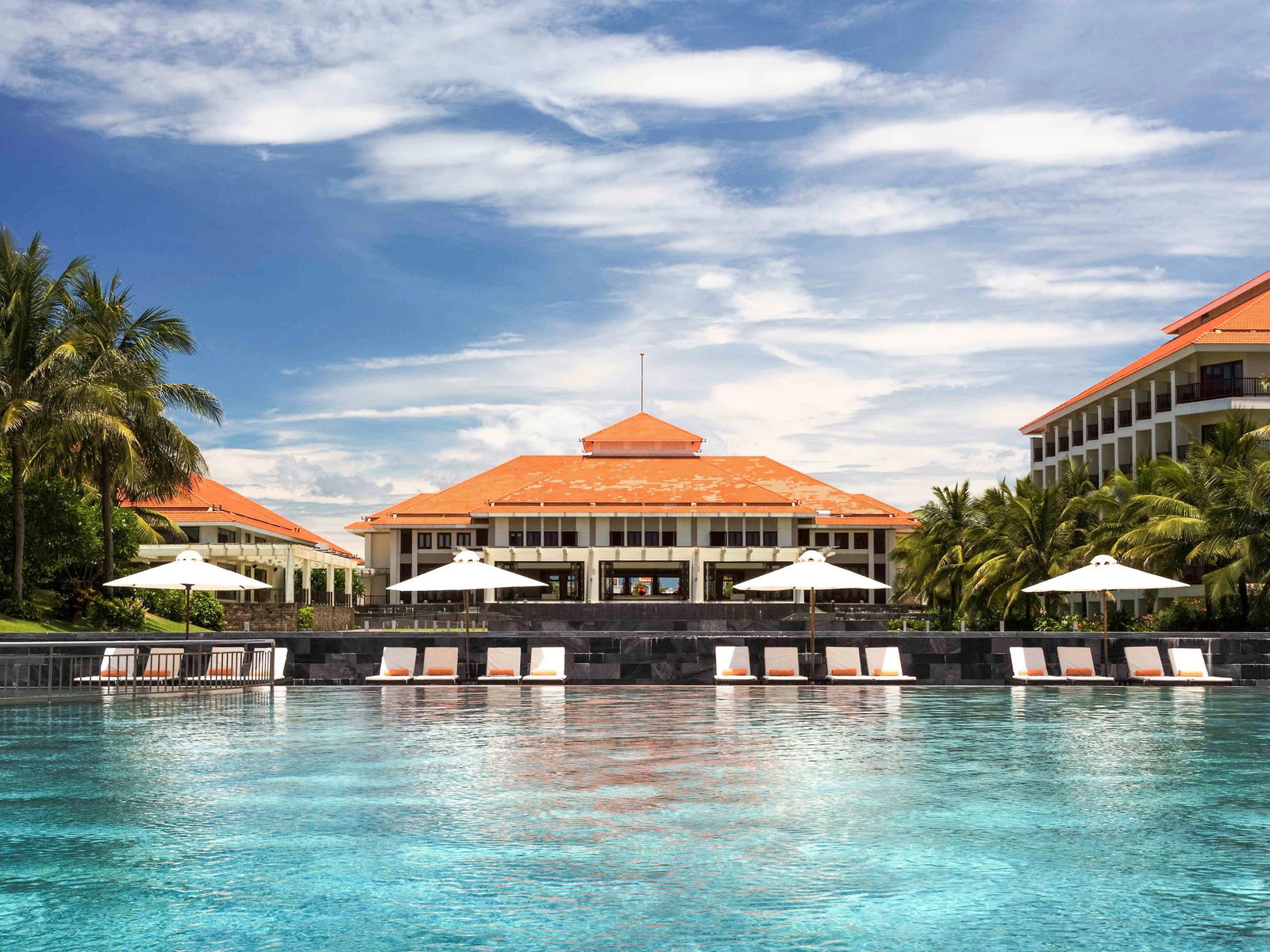 Hotel Pullman Danang Beach Resort