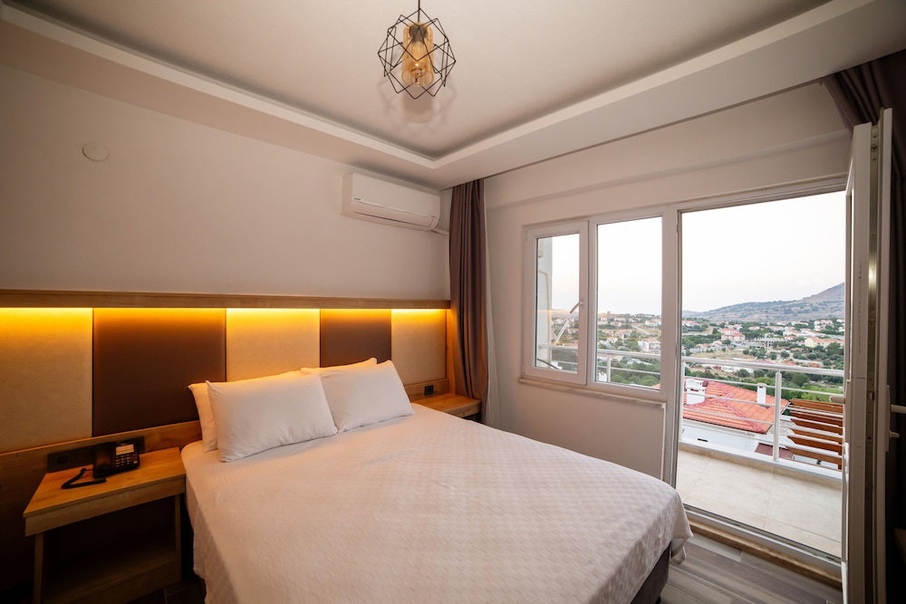 Hotel Estia Konukevi