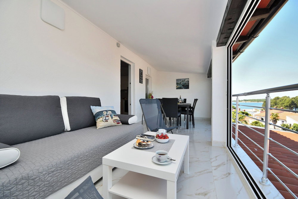 Hotel Apartments Ester