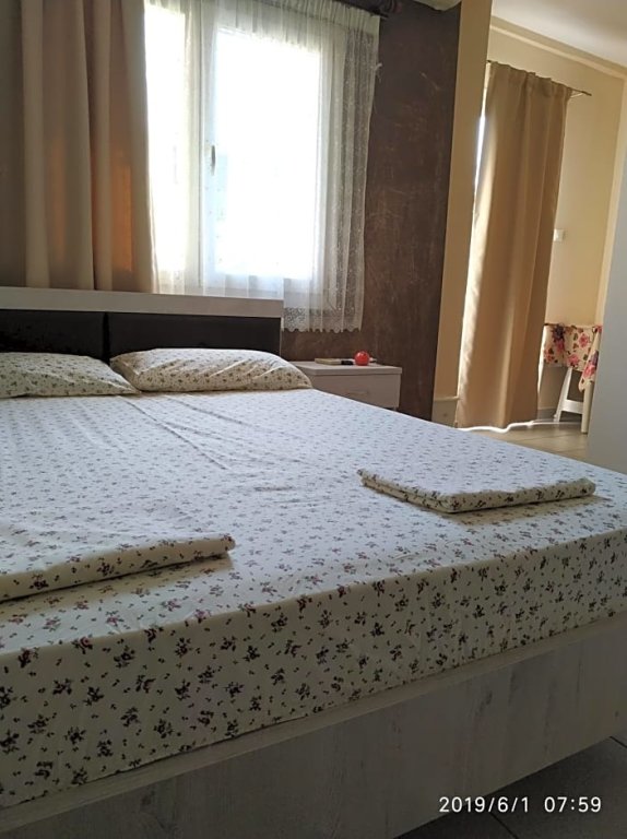 Hotel Lazaros Apartments