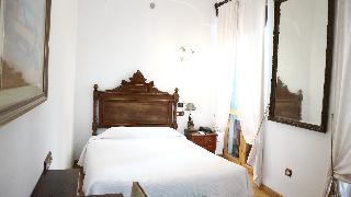 Hotel Hostal Les Monges Palace