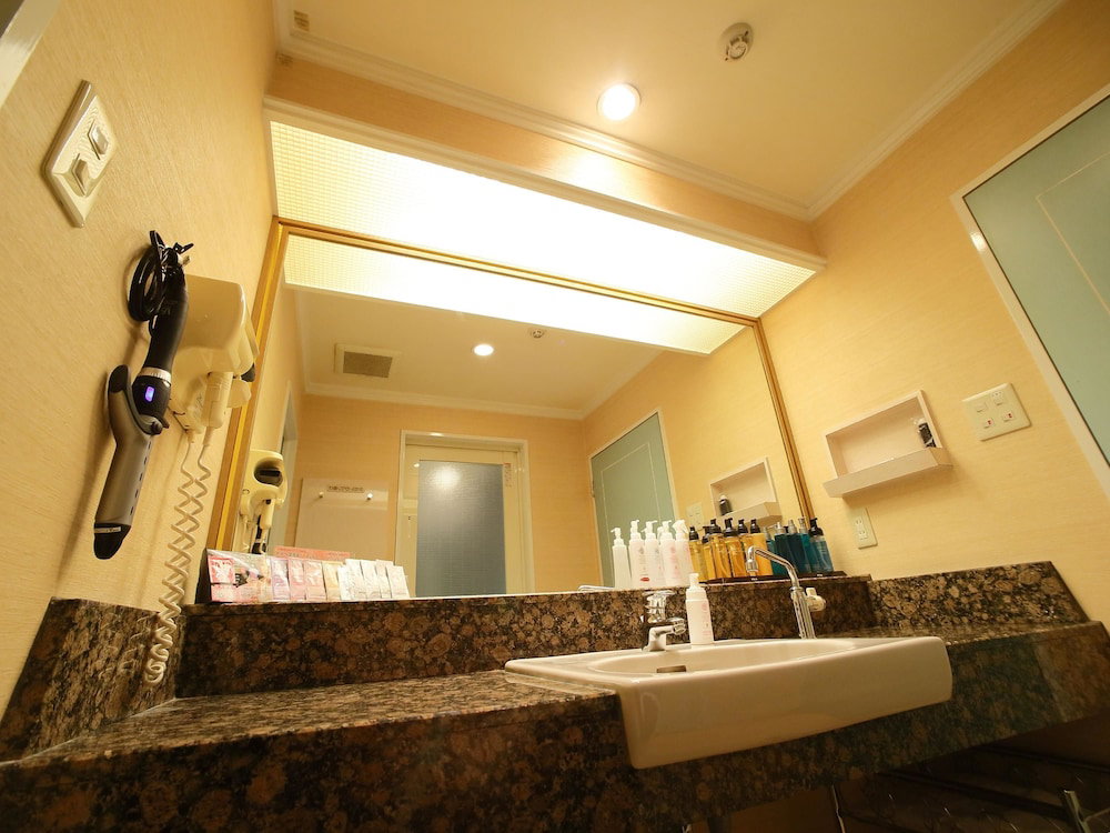 Hotel Fine Garden Toyonaka Itami Airport