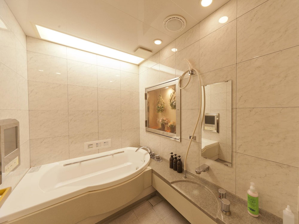 Hotel Fine Garden Toyonaka Itami Airport