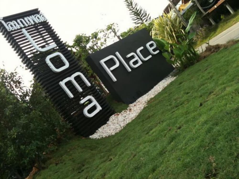 Loma Place Hotel