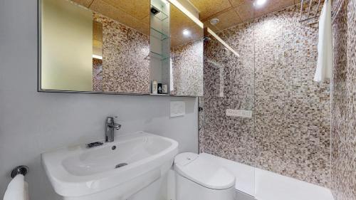 Hotel Evis Home Hotel &Amp Apartments