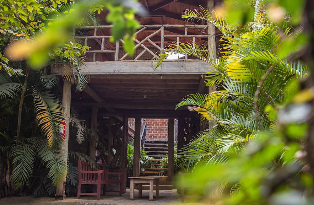 Hotel Christina House (14Kms From Arusha,Tanzania)