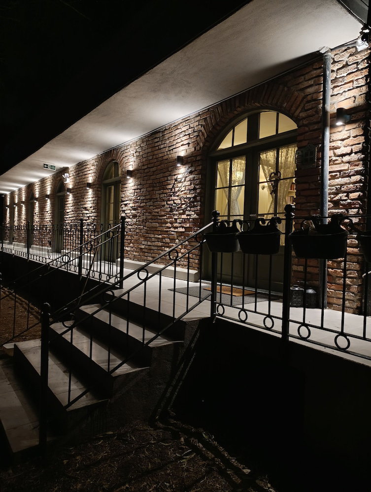 Kumkat Hotel