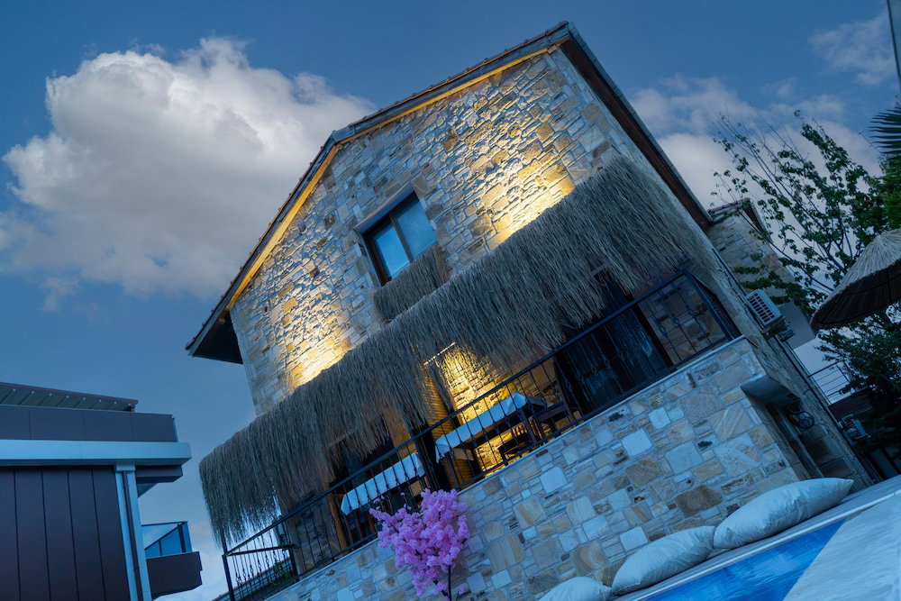 Hotel Stone House Foca Butik Otel