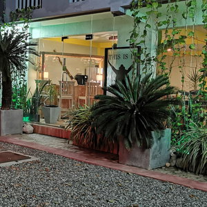 Hotel This Is It Airport Hotel And Restaurant cazare Sri Lanka