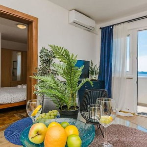 Hotel Luton Apartmani cazare Kozino