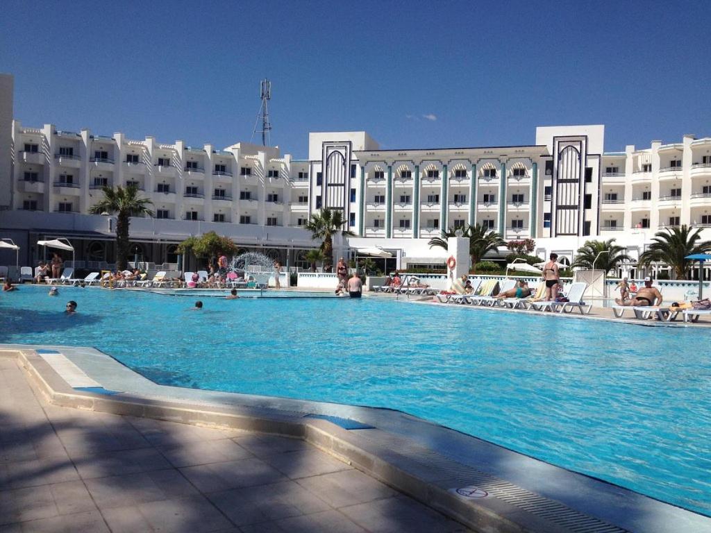 Hotel Aylimas - Families Only