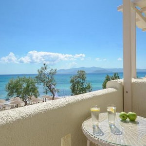 Hotel Angel Suites cazare Agia Anna