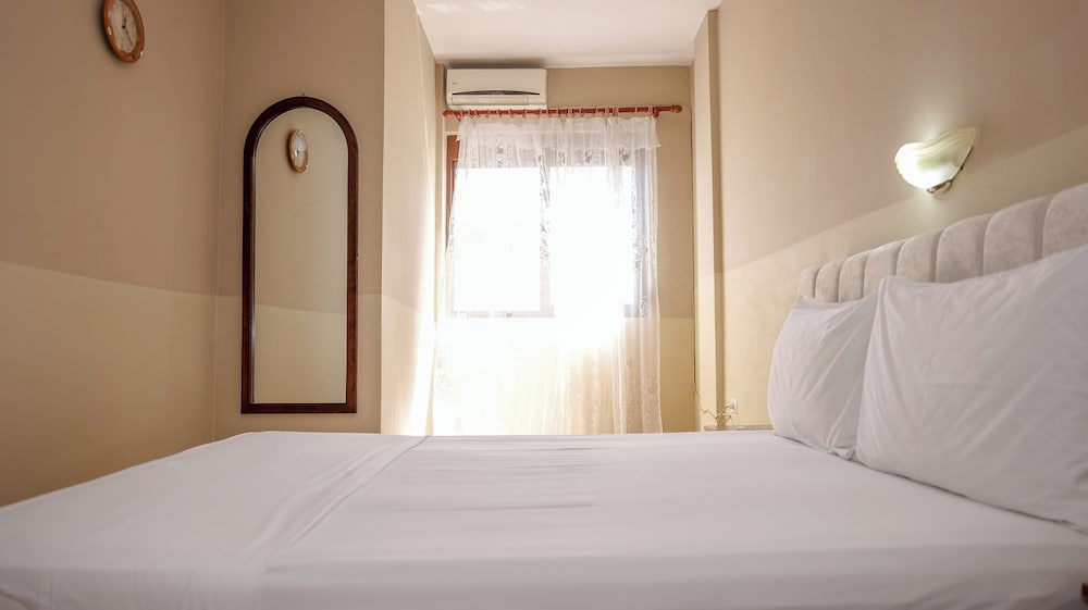 Hotel Dolanit Hotels Vila E Drurit