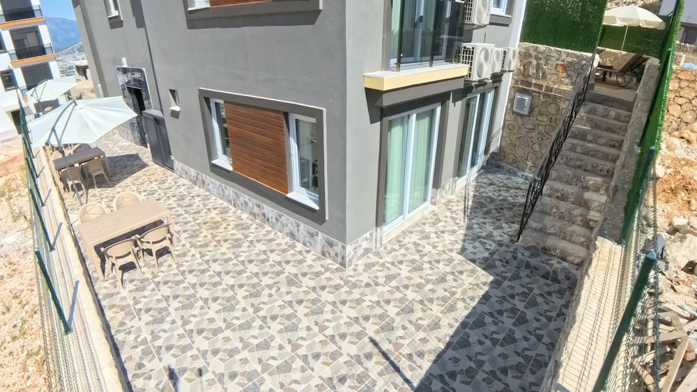 Hillfort Suites Apart Otel