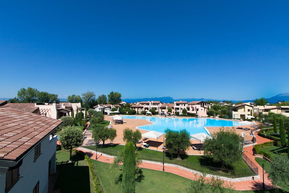 Hotel Lugana Village Resort & Sporting Club