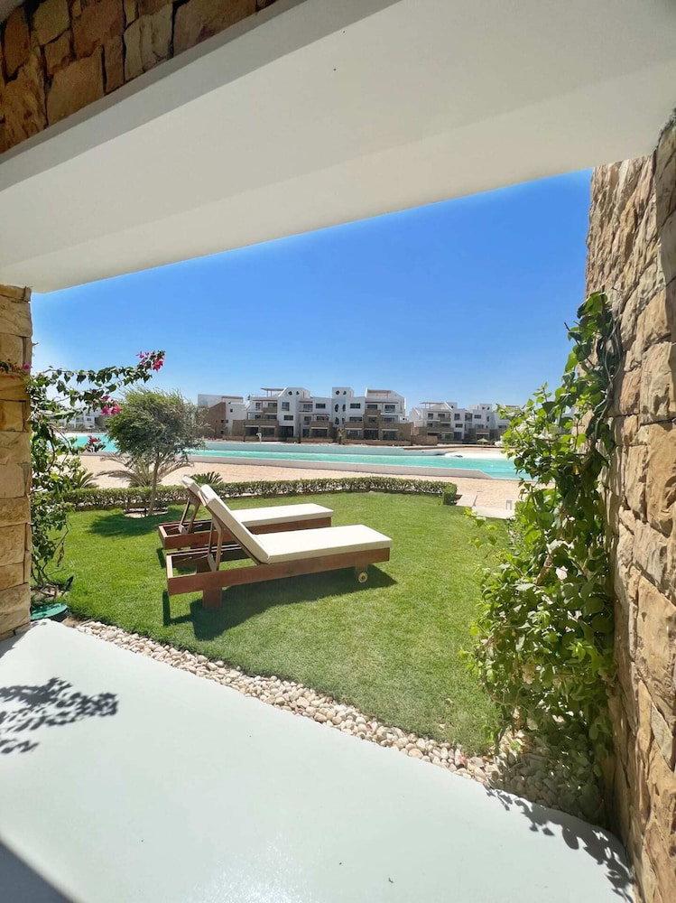 Hotel Xuru Stays I Lagoonfront Easy 1Bdr @ Swan Lake El Gouna