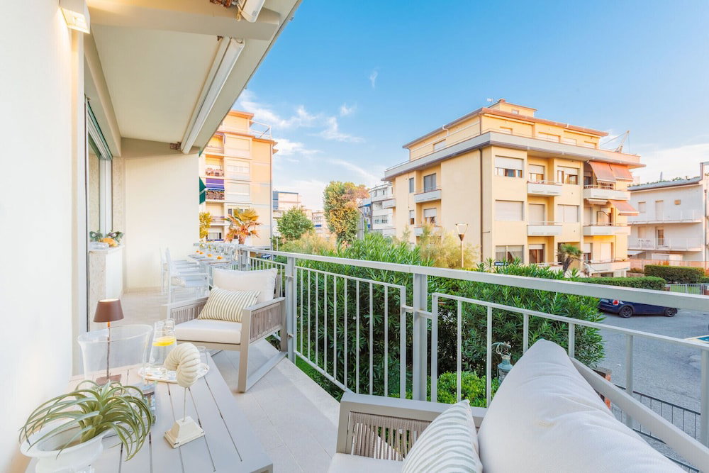 Marine Charm In Viareggio
