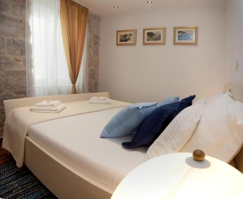Hotel Luxury Rooms Lucija And Luka