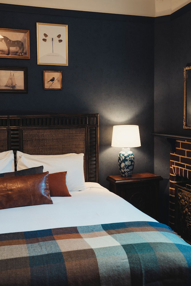 Hotel Dunedin House- Boutique Hotel