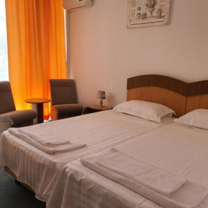 Hotel Siret cazare Saturn