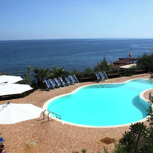 Hotel Vrclub Villa Ridente cazare Gioiosa Marea