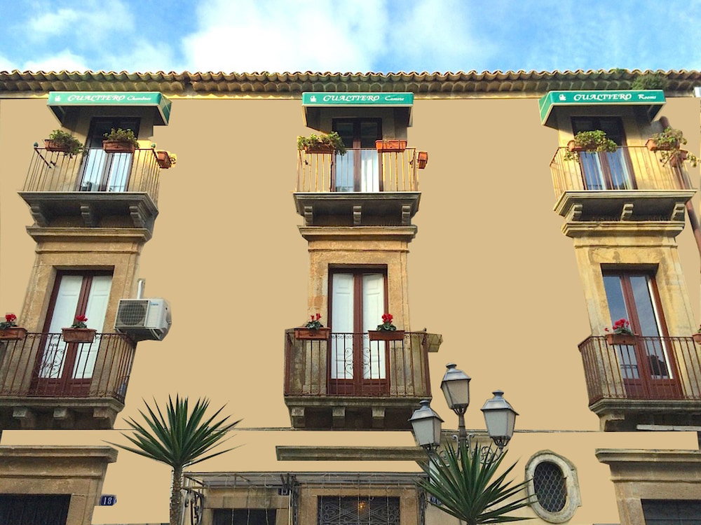 Hotel Gualtiero Camere E Suite