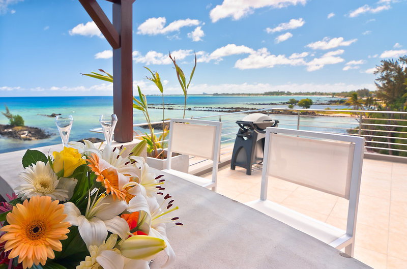 Bon Azur Beachfront Suites And Penthouses By Lov