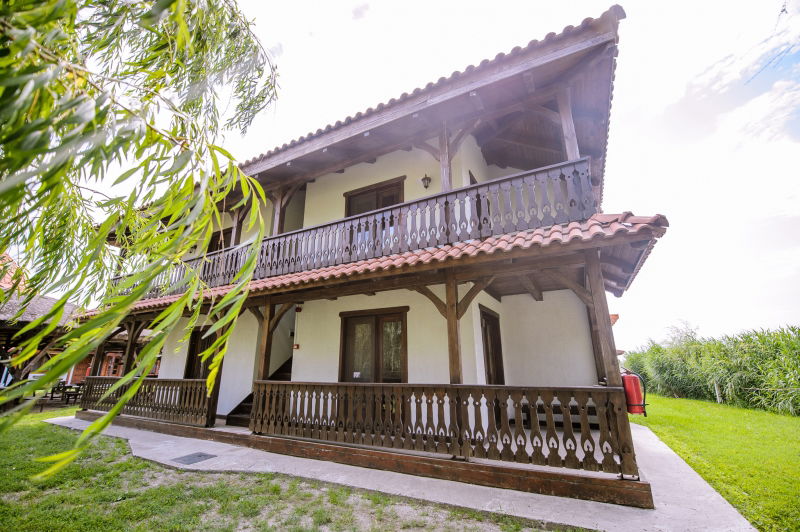 Hotel Bungalow Casa Pescareasca