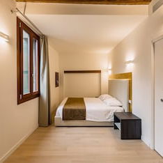 Sejur Charming Palace Corte Del Teatro vacanta Veneția