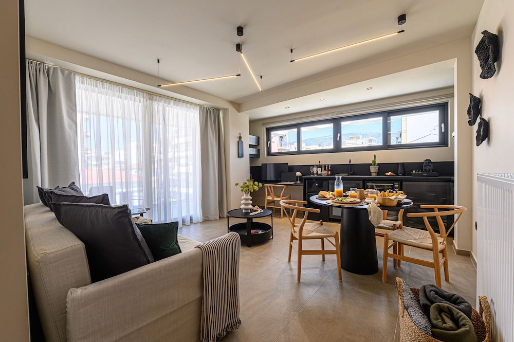 Luaz Suites Volos Center