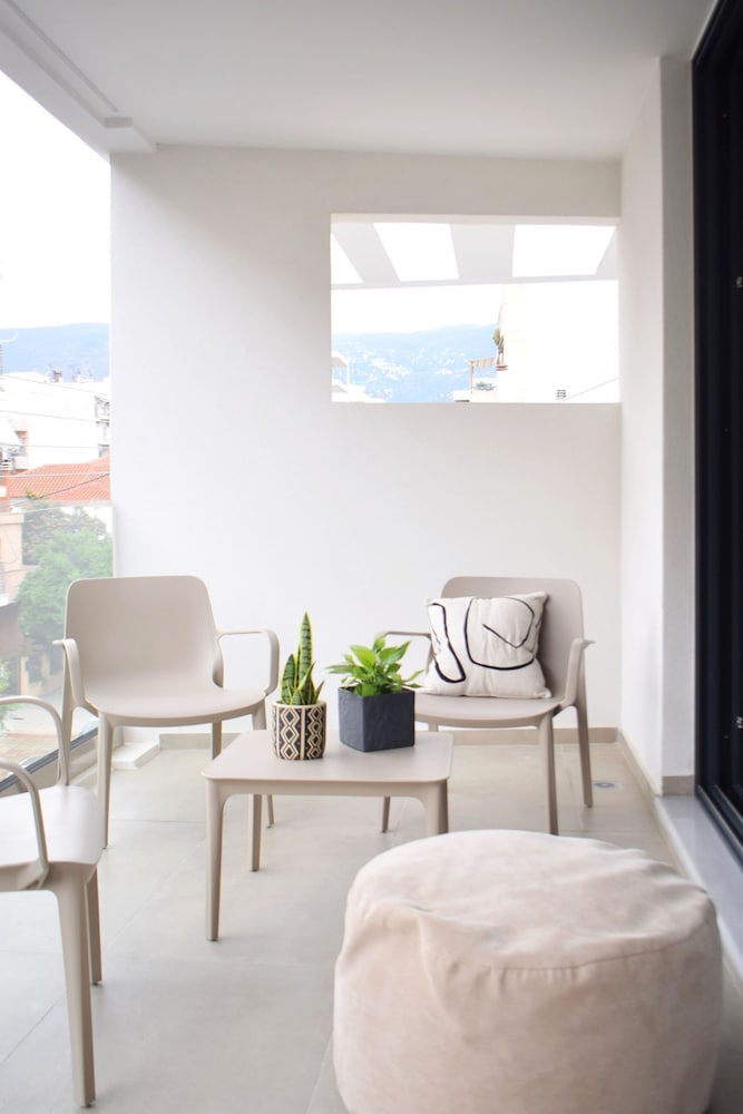 Luaz Suites Volos Center