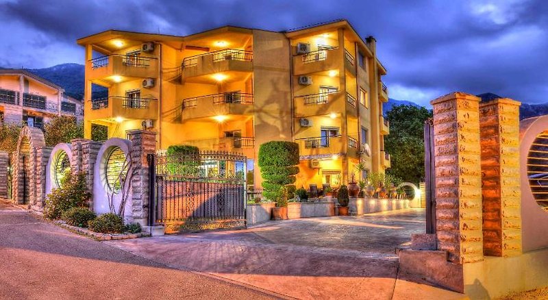 Hotel Apartments Radevic