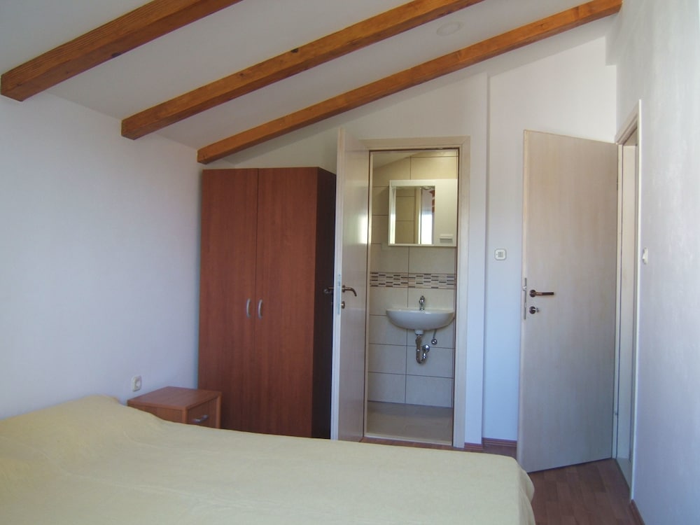 Hotel Apartments Emil