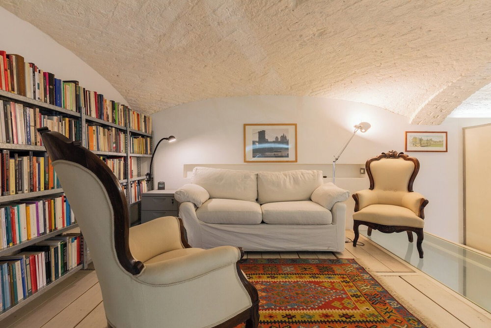 L'angolo Del Libro By Wonderful Italy