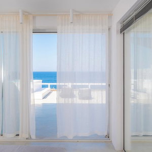 Sejur Infinite Blue Luxury Suites vacanta Fira