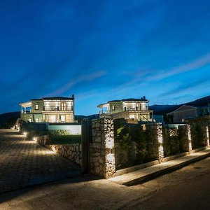 Hotel White Villas Karavomilos cazare Karavomylos