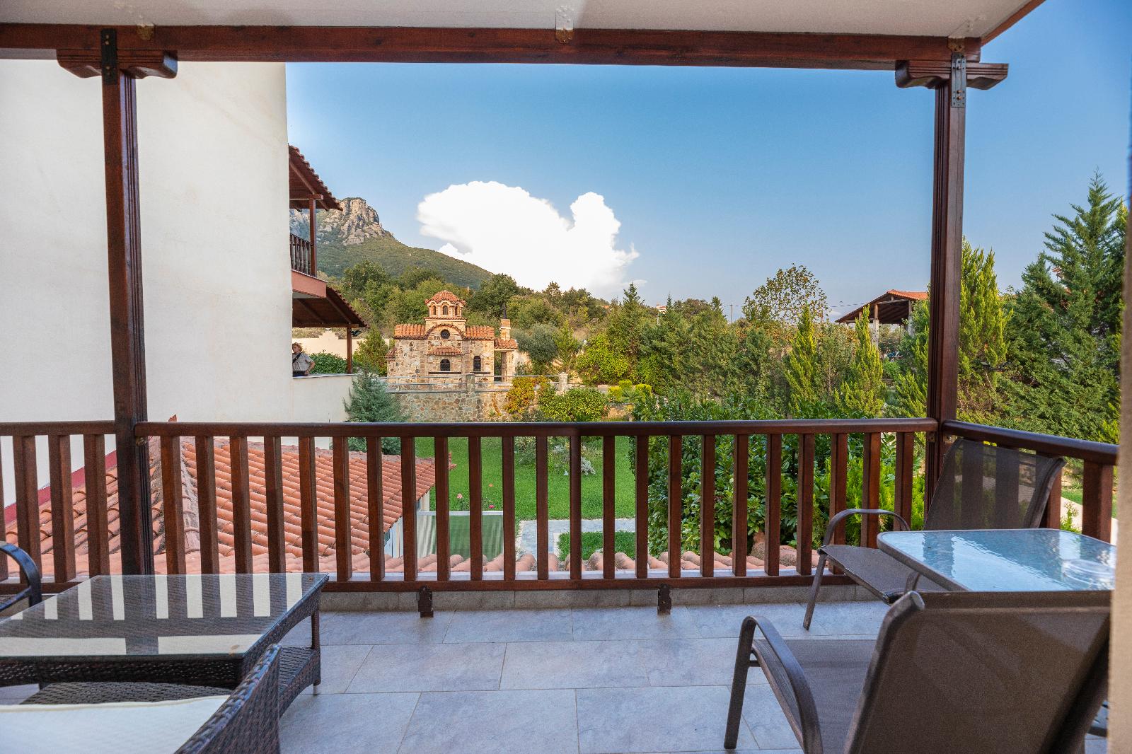 Famissi Eden Hotel