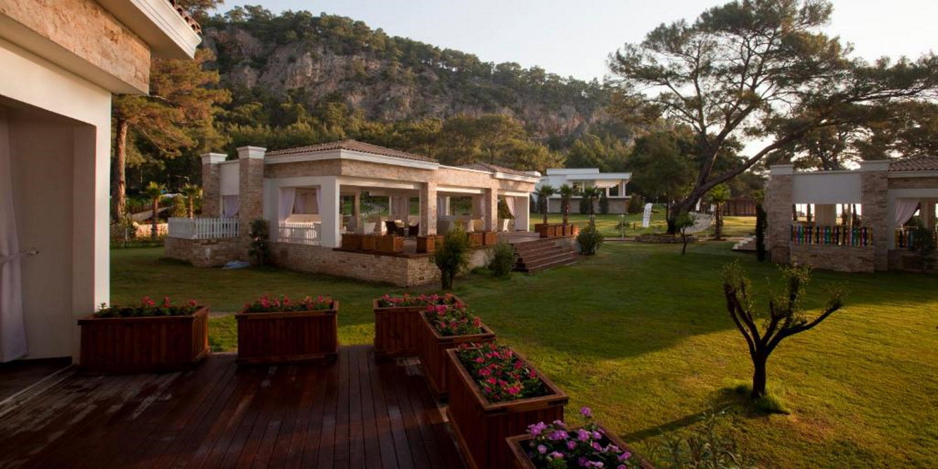 dal travel Juju Premier Palace