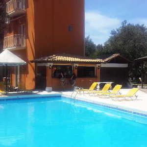 Hotel Pantheon Hall cazare Mesongi