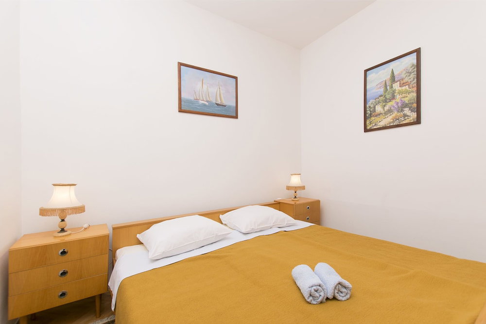 Hotel Apartments Amalija